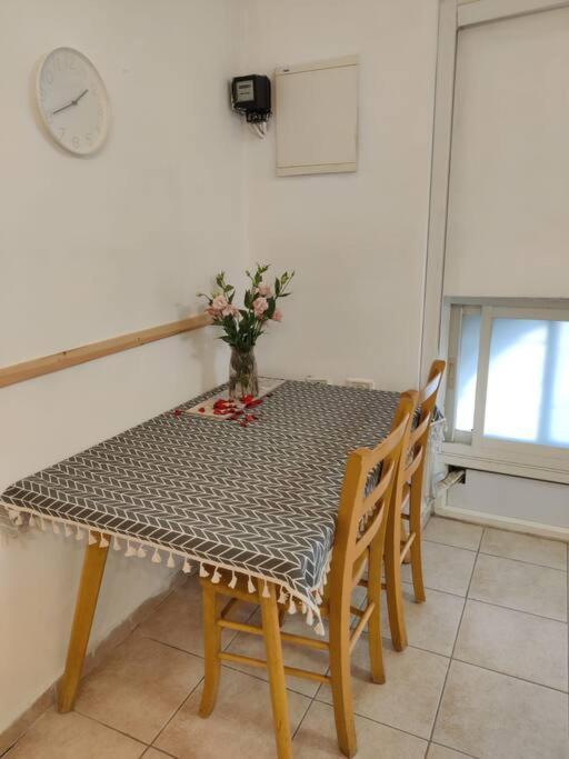 דירה לזוג על שוק מחנה יהודה Appartement Jeruzalem Buitenkant foto