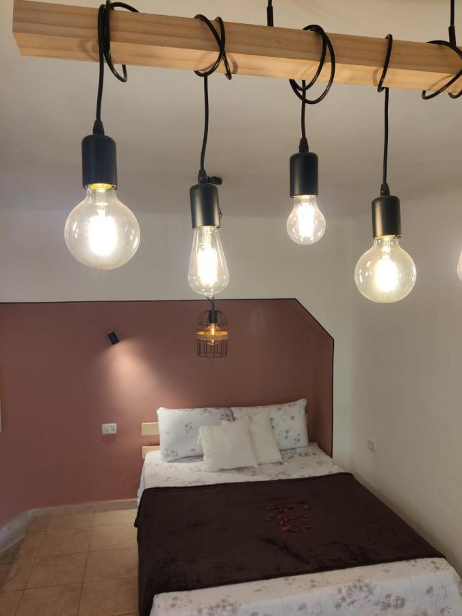 דירה לזוג על שוק מחנה יהודה Appartement Jeruzalem Buitenkant foto